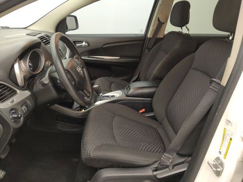 Used 2017 Dodge Journey SXT w/ Comfort/Convenience Group FWD image 17