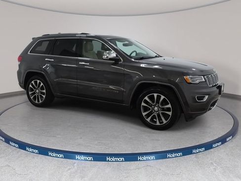 Used 2018 Jeep Grand Cherokee Overland AWD/4WD image 4