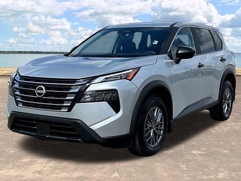 Used 2024 Nissan Rogue S image 4