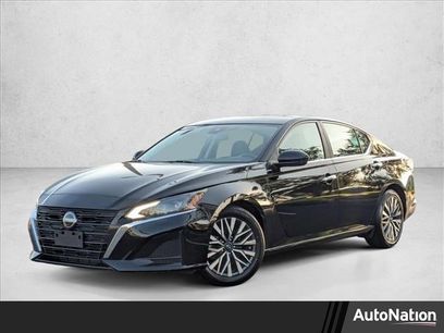Used 2023 Nissan Altima 2.5 SV