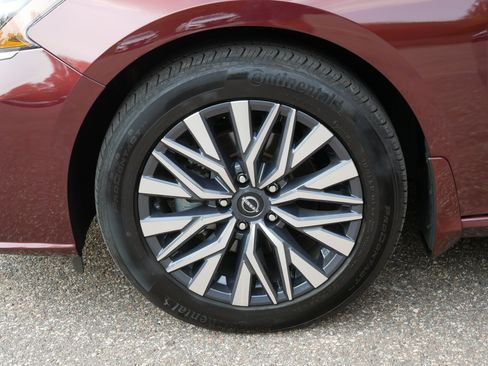 Certified 2023 Nissan Altima 2.5 SV w/ SV Premium Package AWD/4WD image 15
