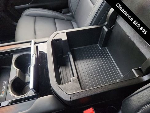 Used 2025 GMC Yukon XL Denali image 46