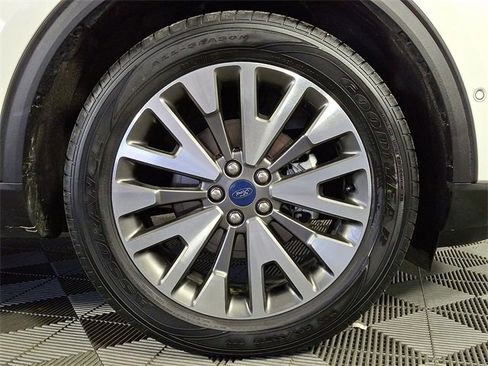 Used 2020 Ford Escape Titanium image 11