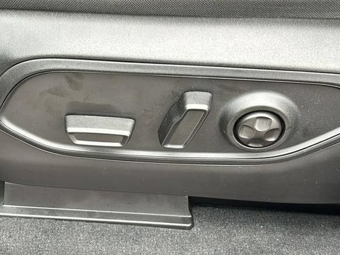 Used 2025 Jeep Grand Cherokee L Limited w/ Luxury Tech Group II AWD/4WD image 22