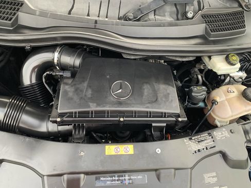 Used 2017 Mercedes-Benz Metris Passenger image 17