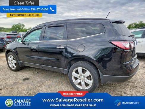 Used 2017 Chevrolet Traverse LT w/ Style and Technology Package FWD image 3