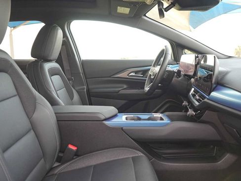 Used 2025 Chevrolet Equinox EV LT w/ Convenience Package FWD image 15