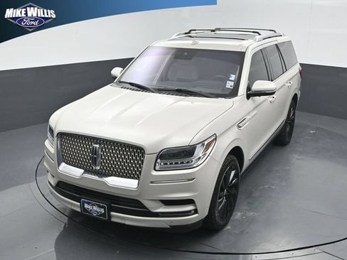 Used 2020 Lincoln Navigator Reserve w/ Equipment Group 208A Reserve RWD image 11