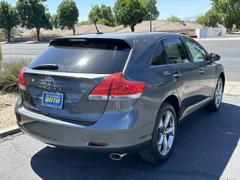 Used 2010 Toyota Venza FWD image 3