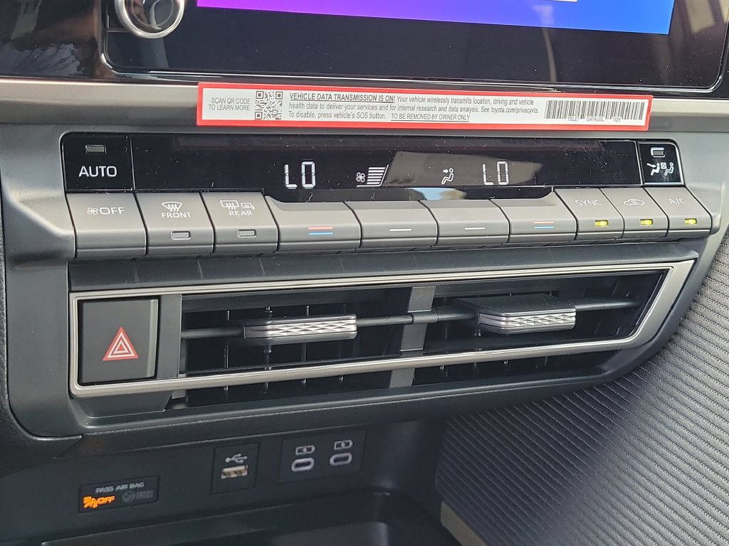 Used 2026 Toyota Camry SE w/ Convenience Package FWD image 16
