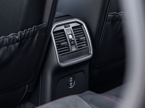 New 2026 Porsche Macan GTS image 41