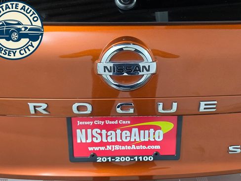 Used 2021 Nissan Rogue SL w/ Premium Package AWD/4WD image 31