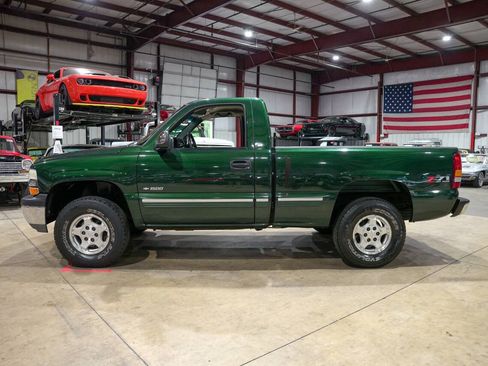 Used 2001 Chevrolet Silverado 1500 LS w/ Off-Road Chassis Pkg AWD/4WD image 4