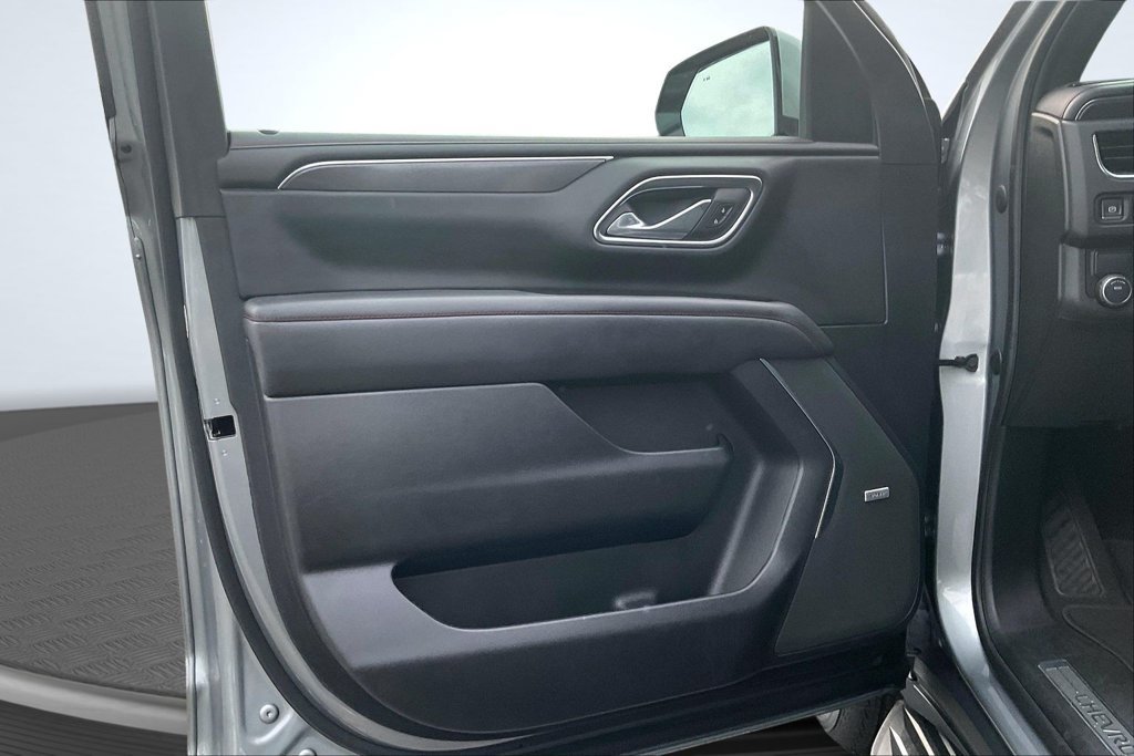 Used 2023 Chevrolet Tahoe RST w/ Luxury Package RWD image 18