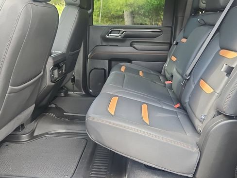 Used 2024 GMC Sierra 2500 AT4 w/ AT4 Premium Plus Package AWD/4WD image 19