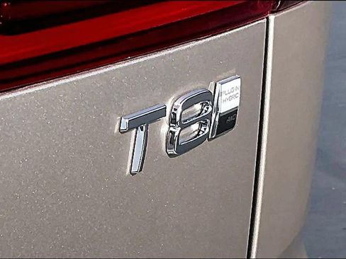 New 2026 Volvo XC60 T8 Ultra w/ Protection Package Premier image 26