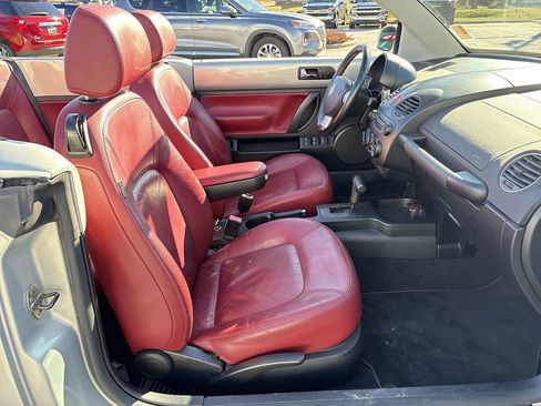 Used 2009 Volkswagen Beetle Blush image 23