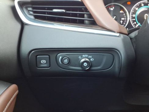 Used 2018 Buick Enclave Avenir image 17