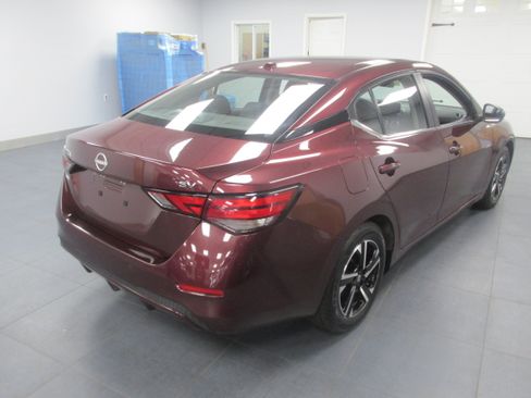 Used 2024 Nissan Sentra SV FWD image 5
