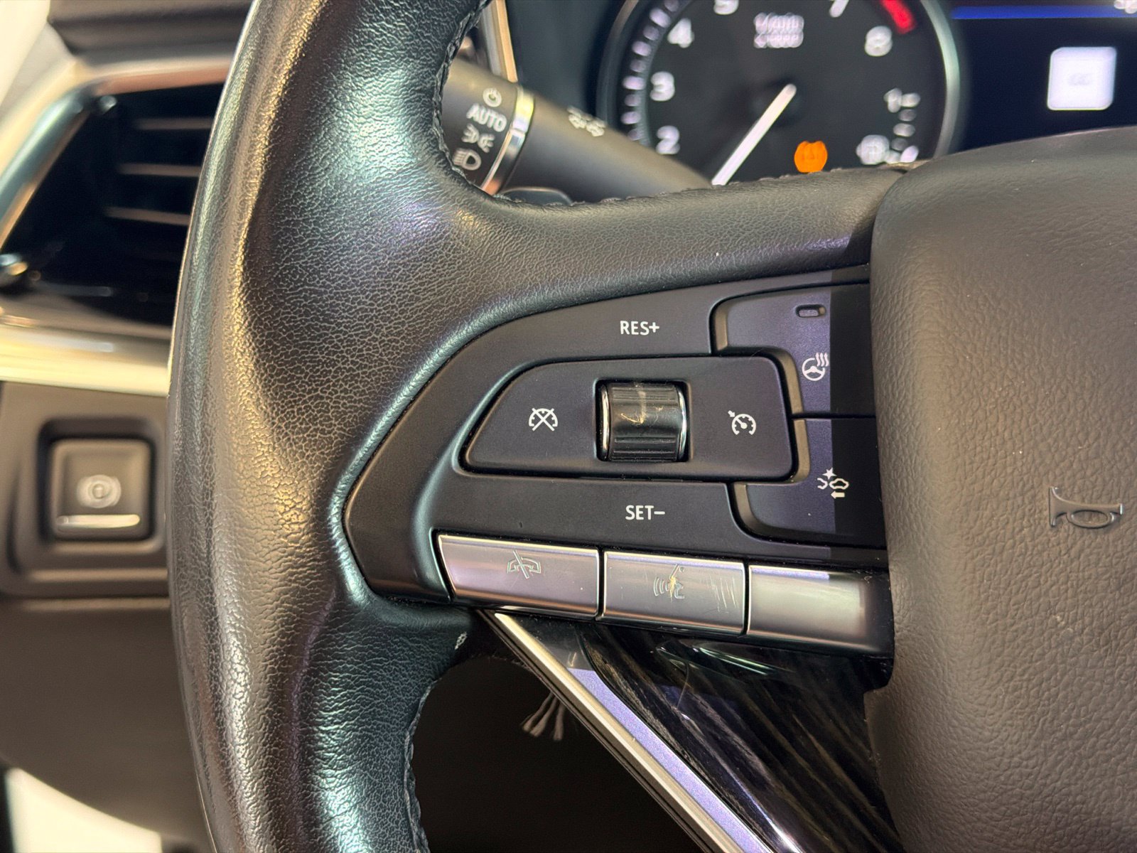 Used 2020 Cadillac XT6 Premium Luxury AWD/4WD image 23