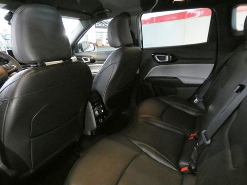 Used 2025 Jeep Compass Limited AWD/4WD image 21