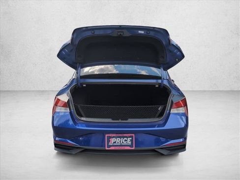 Certified 2023 Hyundai Elantra SEL FWD image 4