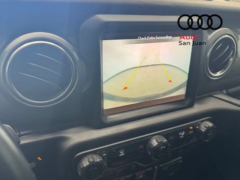 Used 2019 Jeep Wrangler Unlimited Sahara AWD/4WD image 16