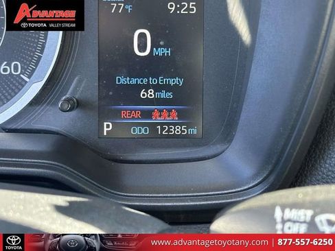 Used 2022 Toyota Corolla LE w/ Carpet Mat Package (TMS) FWD image 28