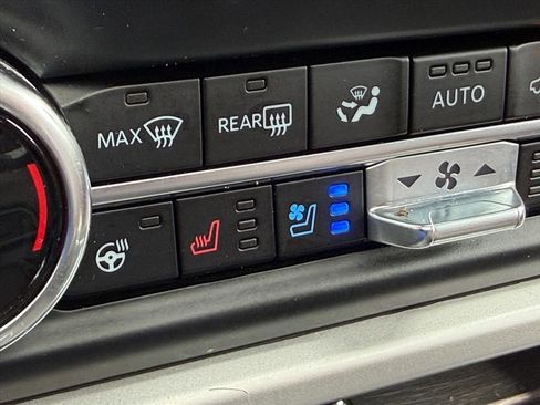 Used 2024 Ford Expedition Limited AWD/4WD image 23