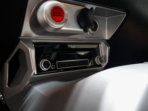 Used 2006 Ford GT RWD image 85