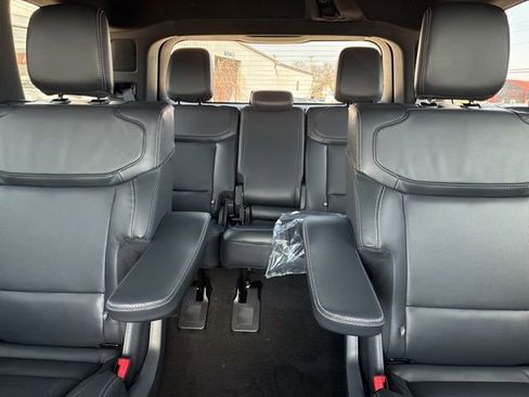 New 2026 Ford Expedition Platinum w/ Stealth Performance Package AWD/4WD image 50