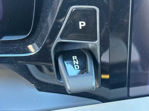 New 2025 Porsche Macan Electric image 23