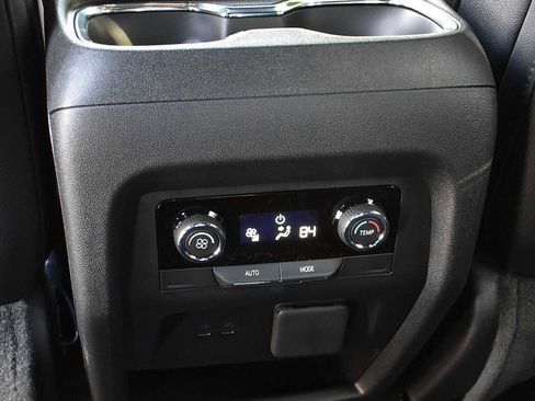 New 2026 Chevrolet Traverse Z71 image 11