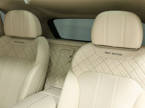Used 2017 Bentley Bentayga AWD/4WD image 59