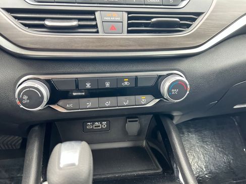 Used 2024 Nissan Altima 2.5 SV image 13