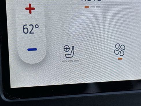 Used 2024 Ford Edge Titanium image 24