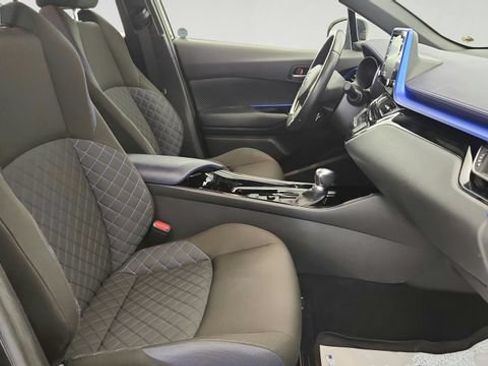 Used 2021 Toyota C-HR XLE FWD image 22