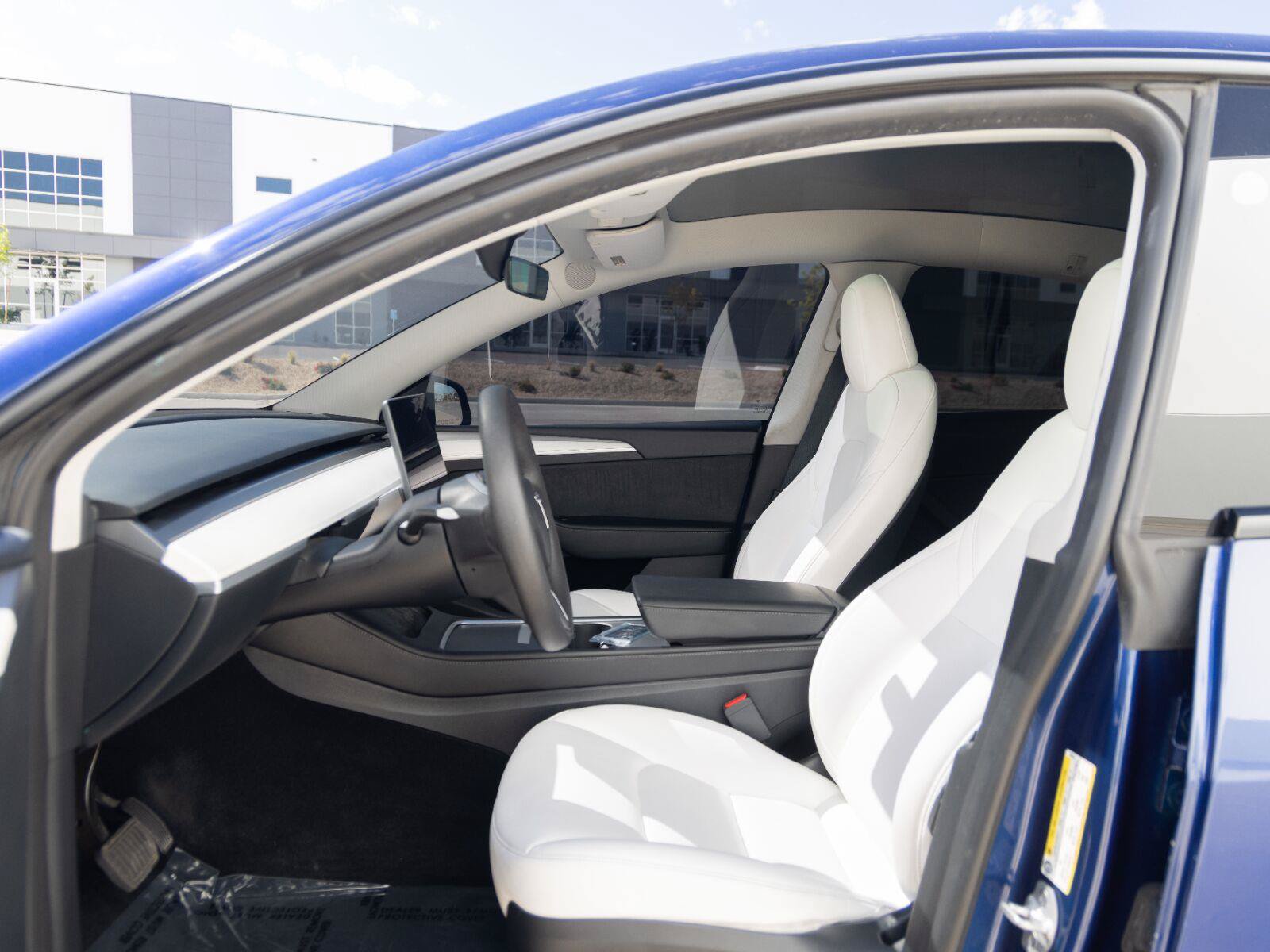 Used 2023 Tesla Model Y Long Range AWD/4WD image 14