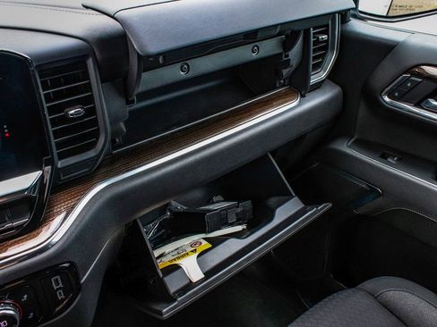 Used 2024 GMC Sierra 1500 Elevation image 18