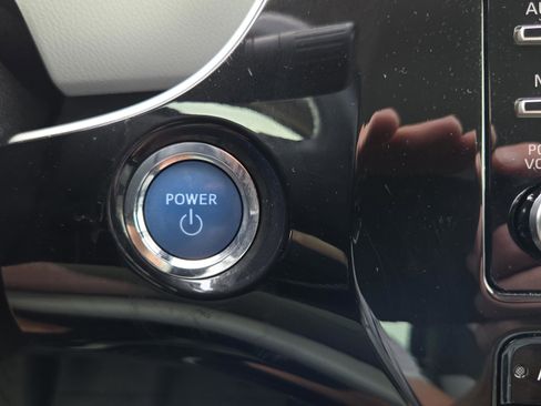 Used 2022 Toyota Prius XLE FWD image 29