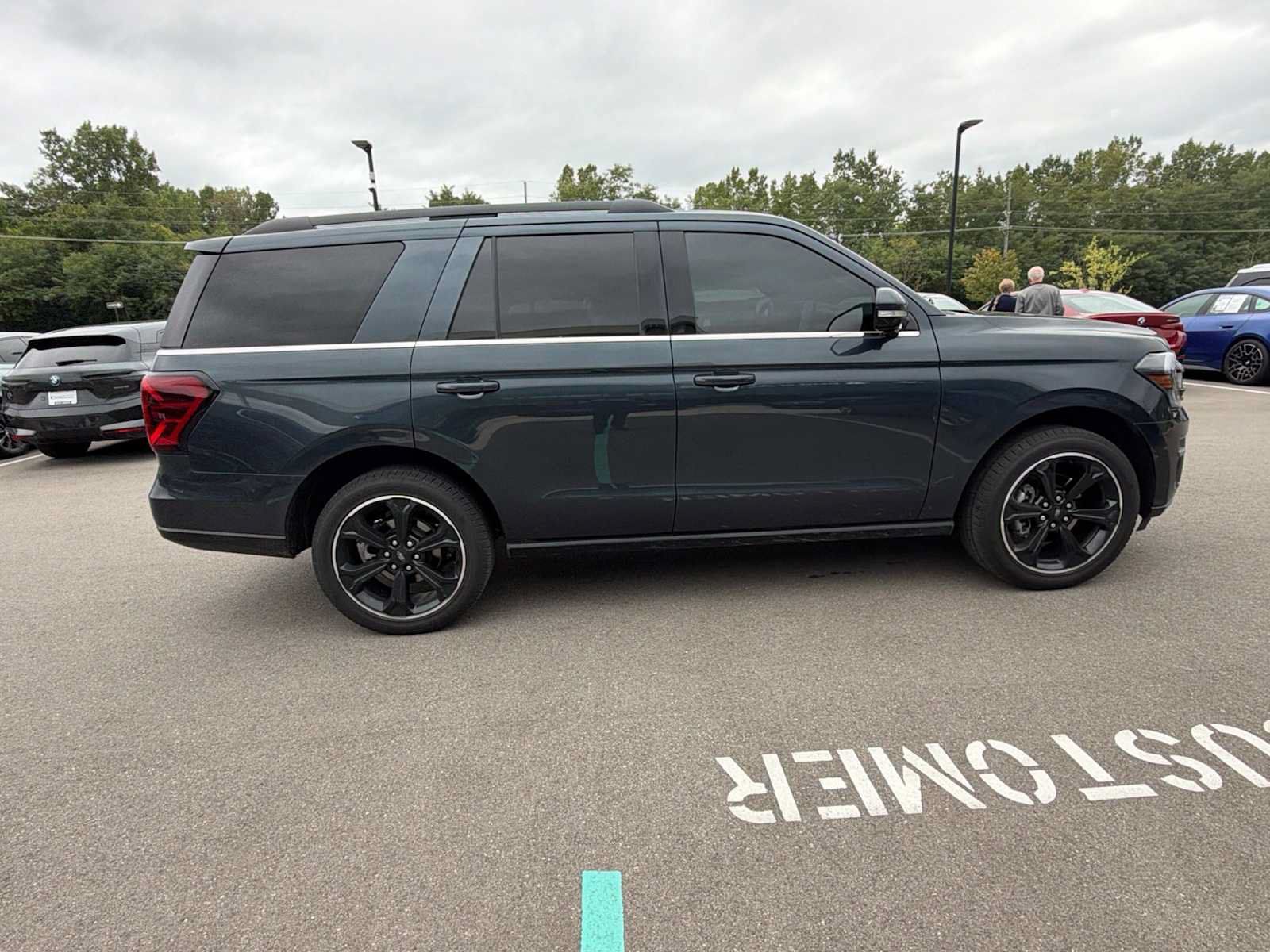 Used 2023 Ford Expedition Limited AWD/4WD image 15