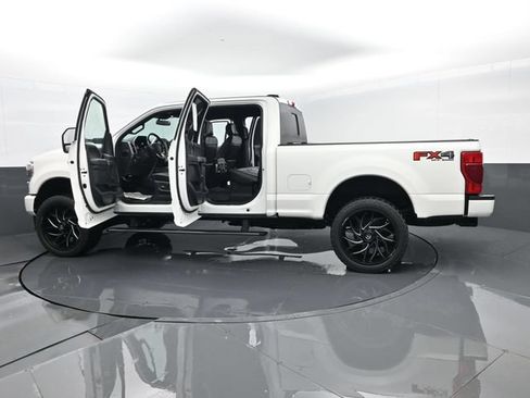 Used 2022 Ford F250 Platinum w/ FX4 Off-Road Package AWD/4WD image 33