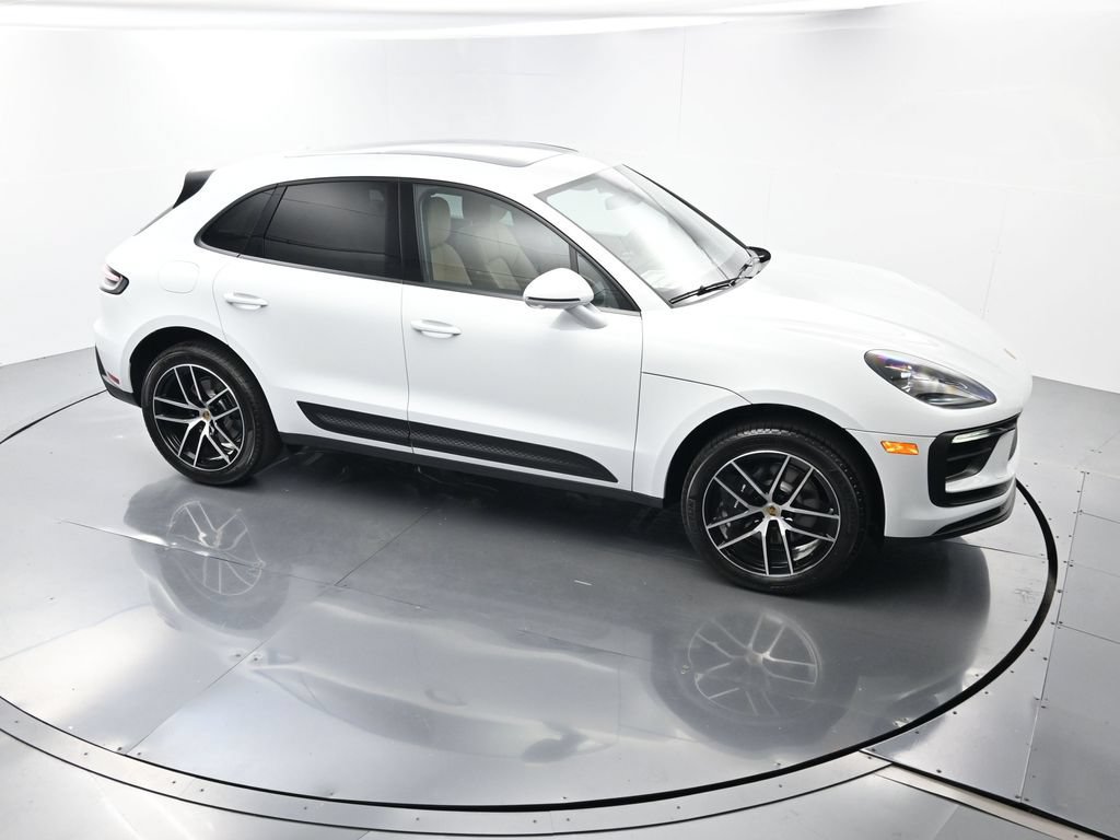 Certified 2026 Porsche Macan AWD/4WD image 41