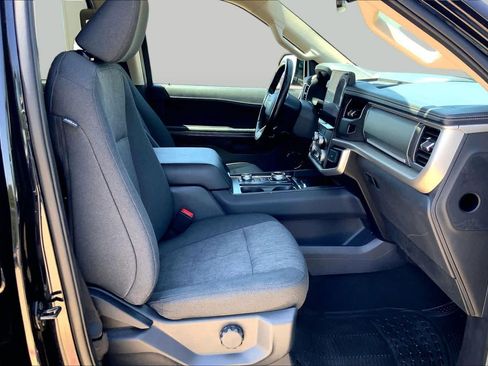 Used 2024 Ford Expedition XLT AWD/4WD image 9
