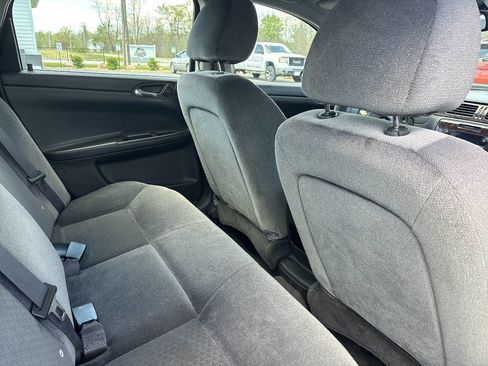 Used 2016 Chevrolet Impala LT FWD image 21