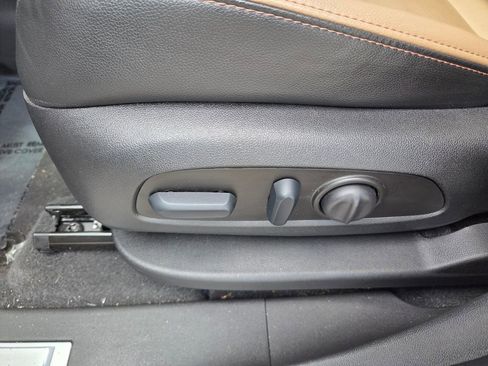 Used 2023 Chevrolet Equinox Premier FWD image 6