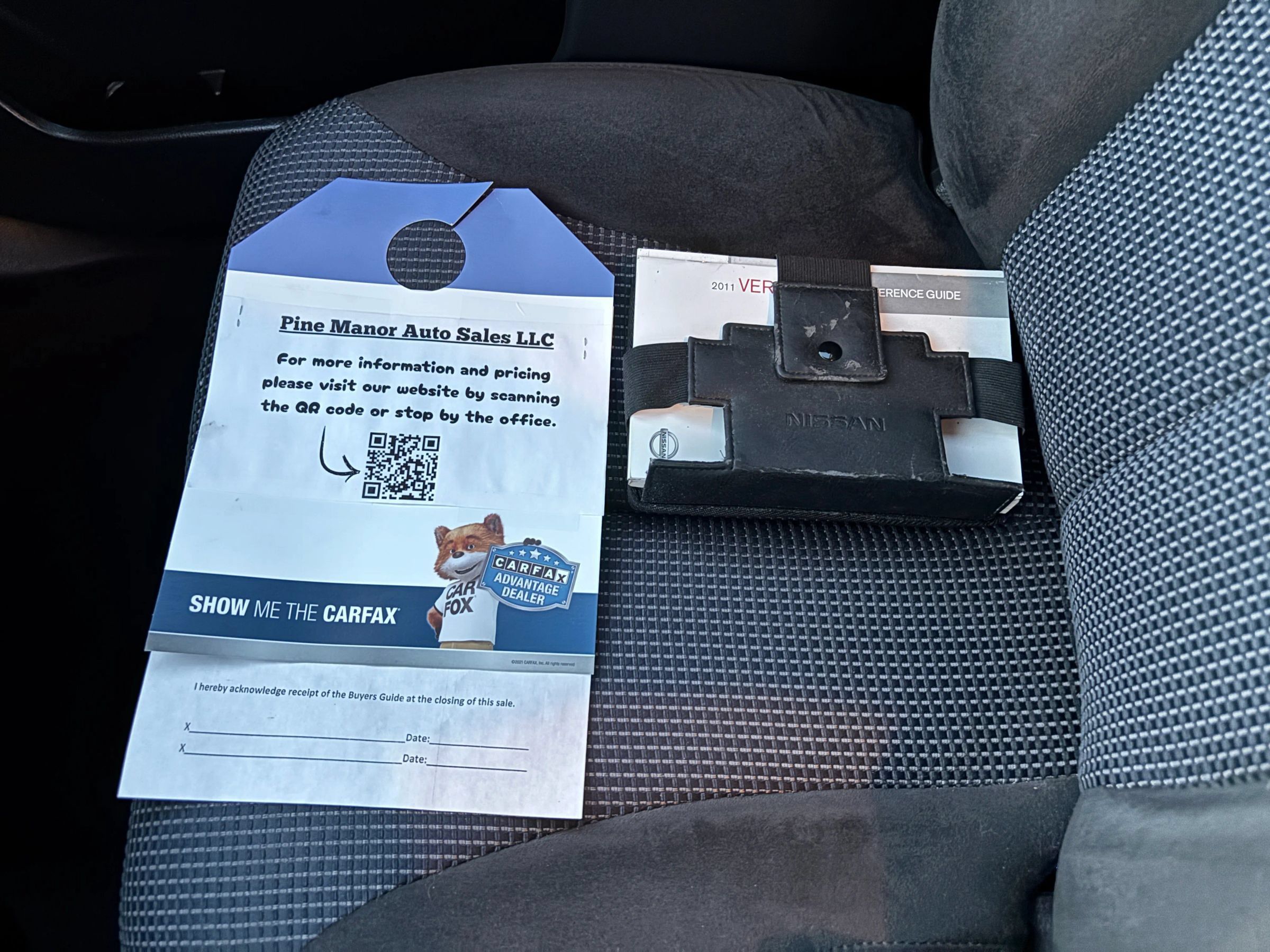 Used 2011 Nissan Versa Hatchback w/ Navigation/Satellite Pkg FWD image 20