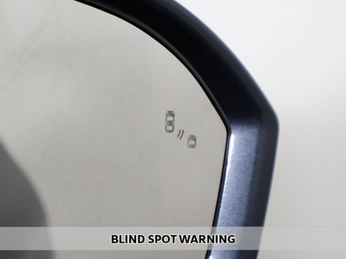 Used 2022 Lincoln Nautilus Reserve image 7