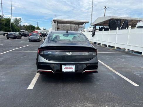 Used 2025 Hyundai Sonata SEL FWD image 11