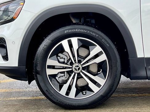 Certified 2025 Mercedes-Benz GLB 250 4MATIC image 9